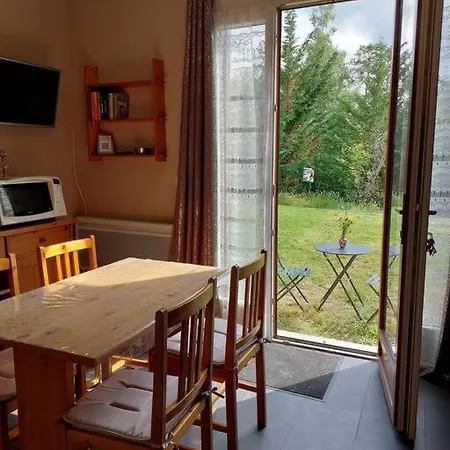 A La Montagne En Rez-de-jardin Montclar (Alpes-de-Haute-Provence)